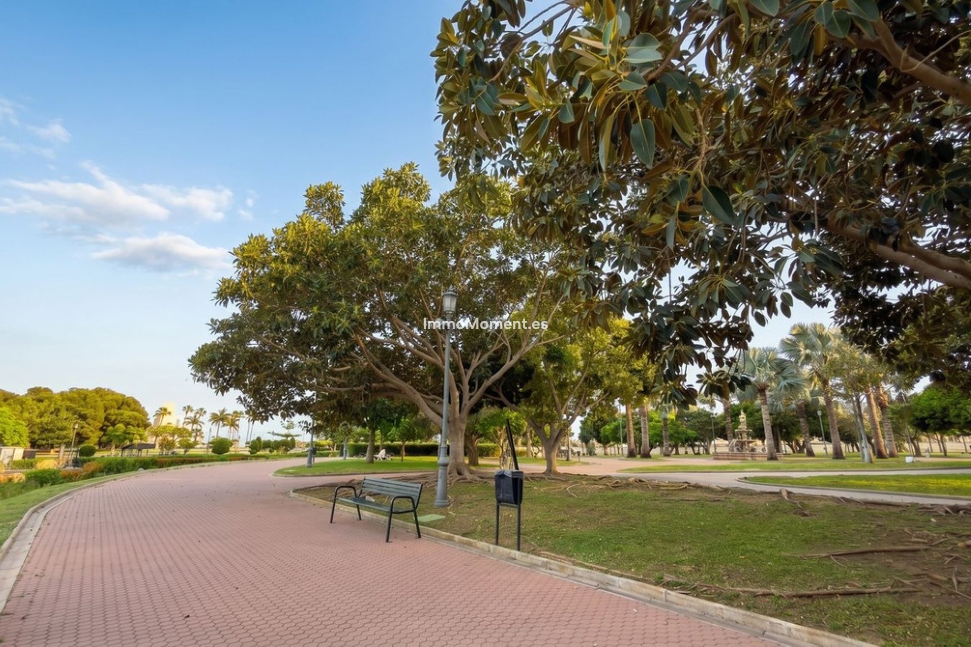 Resale - Apartment - Torremolinos - La Carihuela