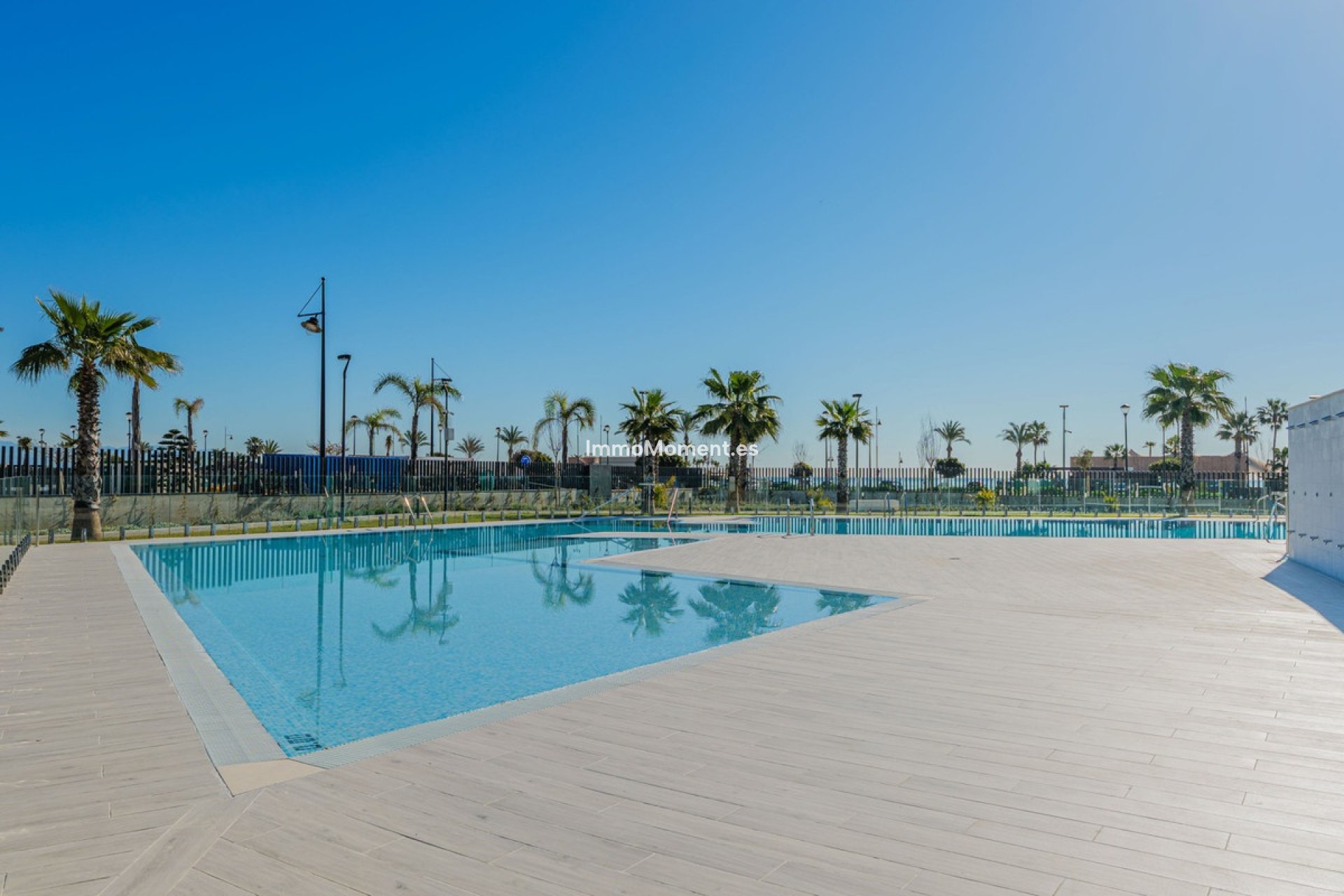 Resale - Apartment - Torremolinos - Playamar