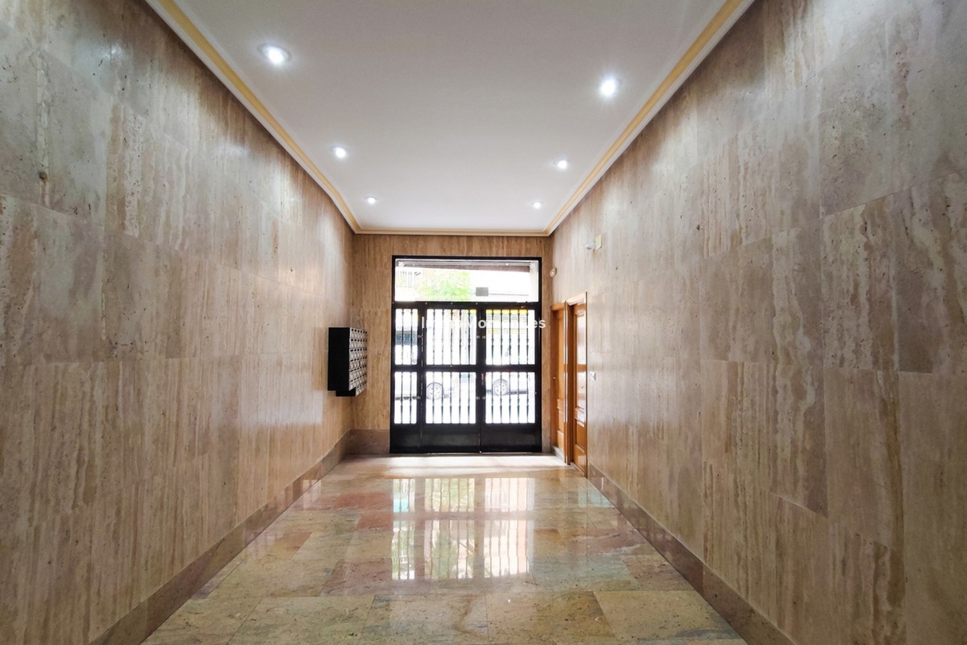 Resale - Apartment - Torrevieja - Torrevieja Centro