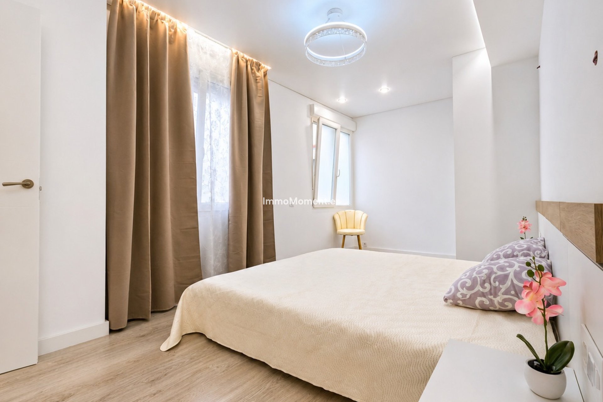 Resale - Apartment - Torrevieja - Torrevieja Centro