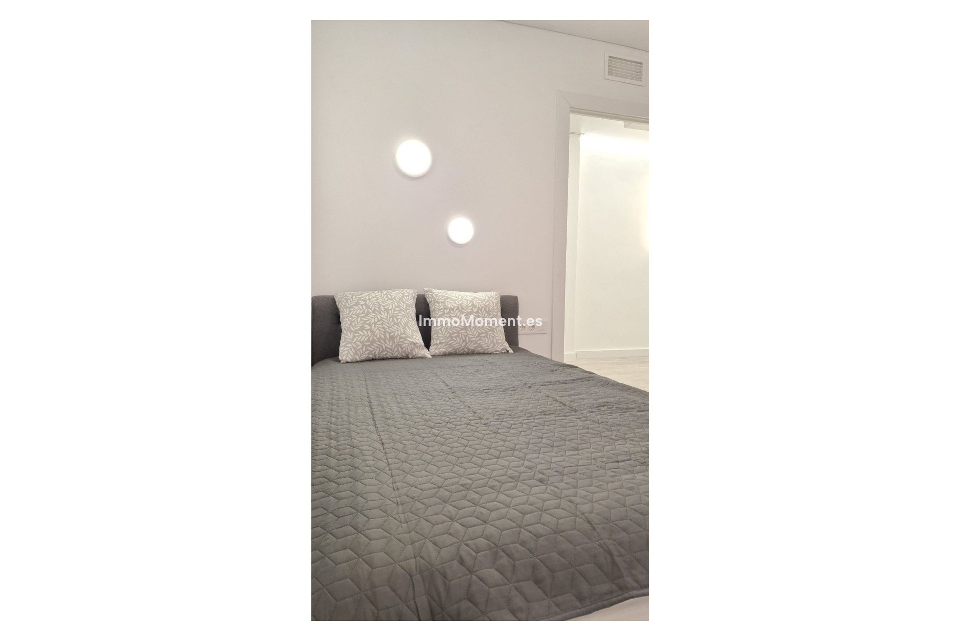 Resale - Apartment - Torrevieja - Torrevieja Centro