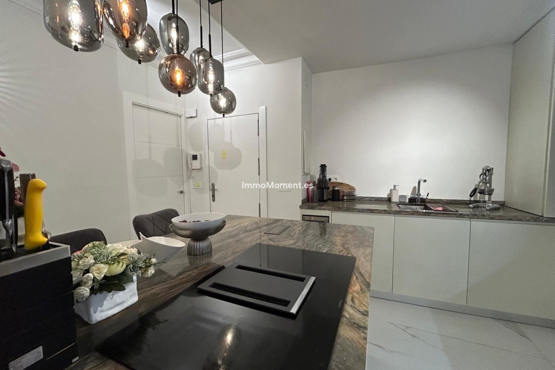 Resale - Apartment - Torrevieja - Torrevieja Centro