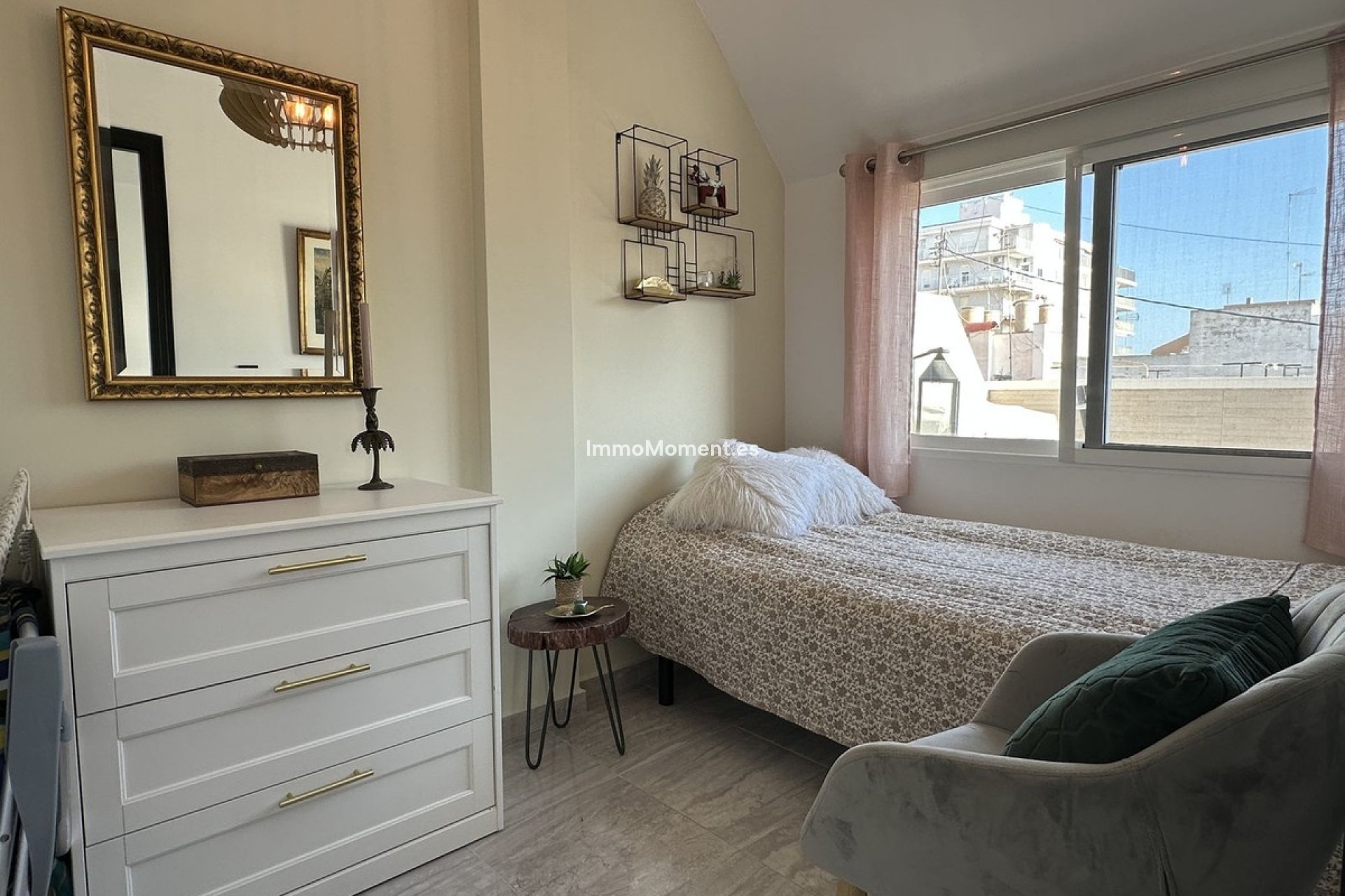 Resale - Apartment - Torrevieja - Torrevieja Centro
