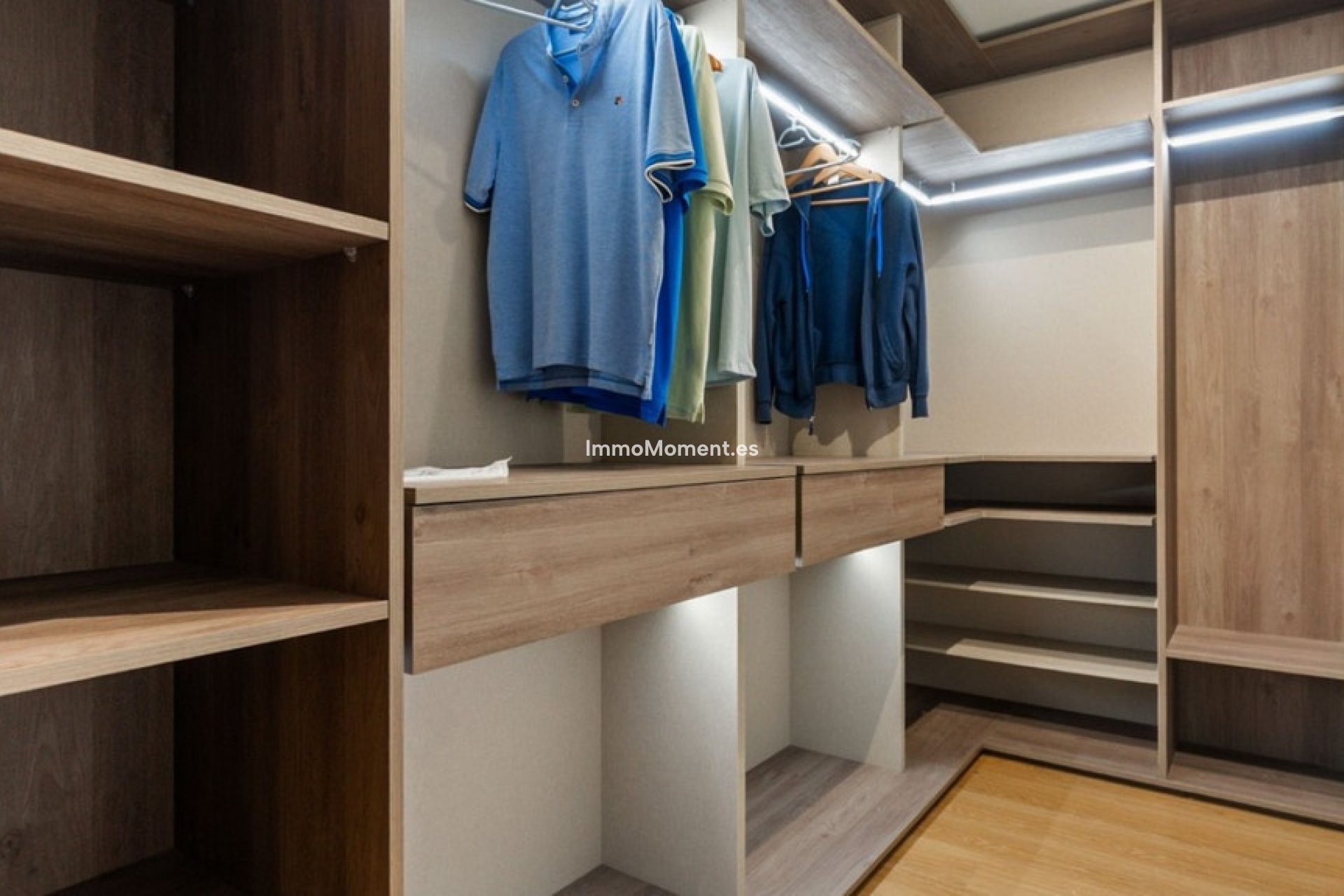 Resale - Apartment - Torrevieja - Torrevieja Centro