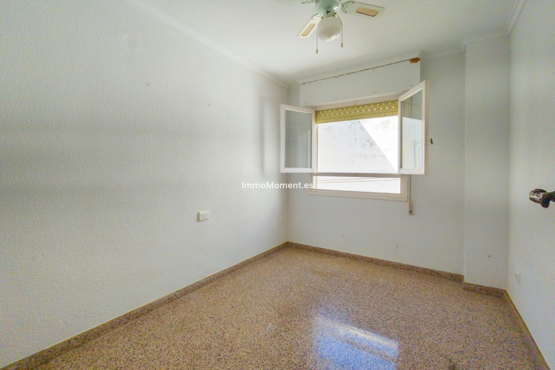 Resale - Apartment - Torrevieja - Torrevieja Centro