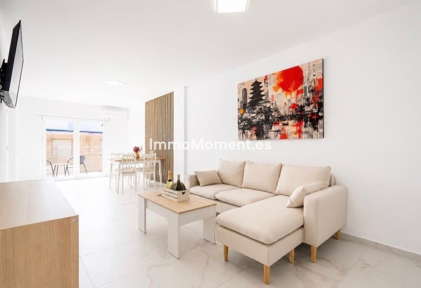 Resale - Apartment - Torrevieja - Torrevieja Centro