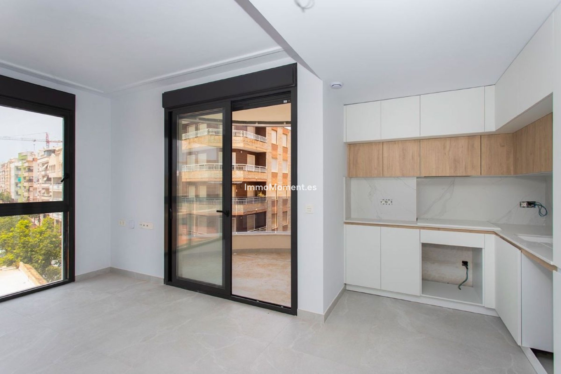 Resale - Apartment - Torrevieja - Torrevieja Centro
