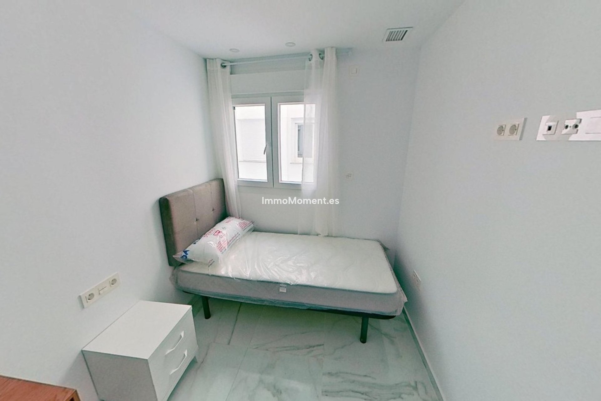 Resale - Apartment - Torrevieja - Torrevieja Centro