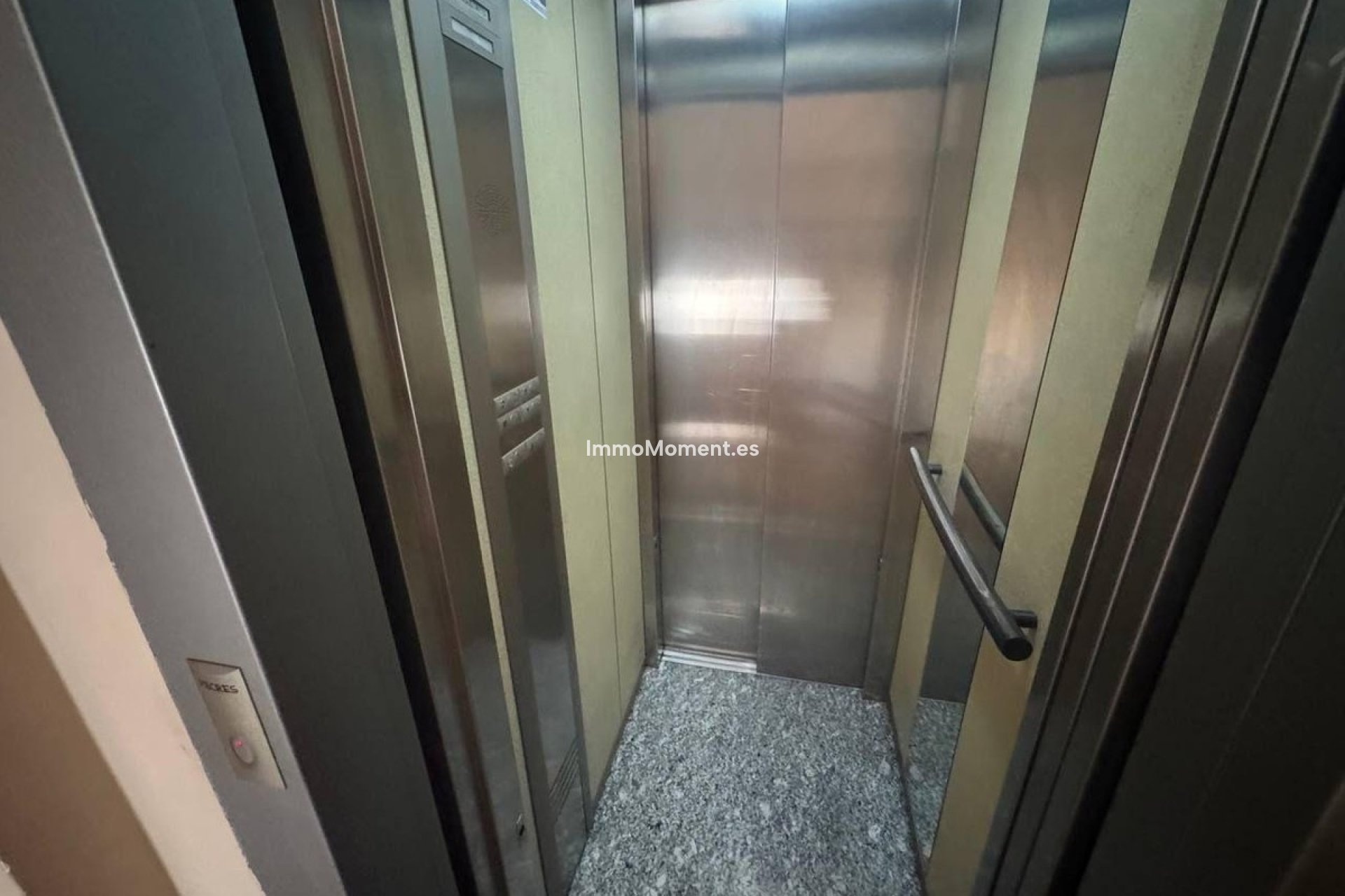 Resale - Apartment - Torrevieja - Torrevieja Centro