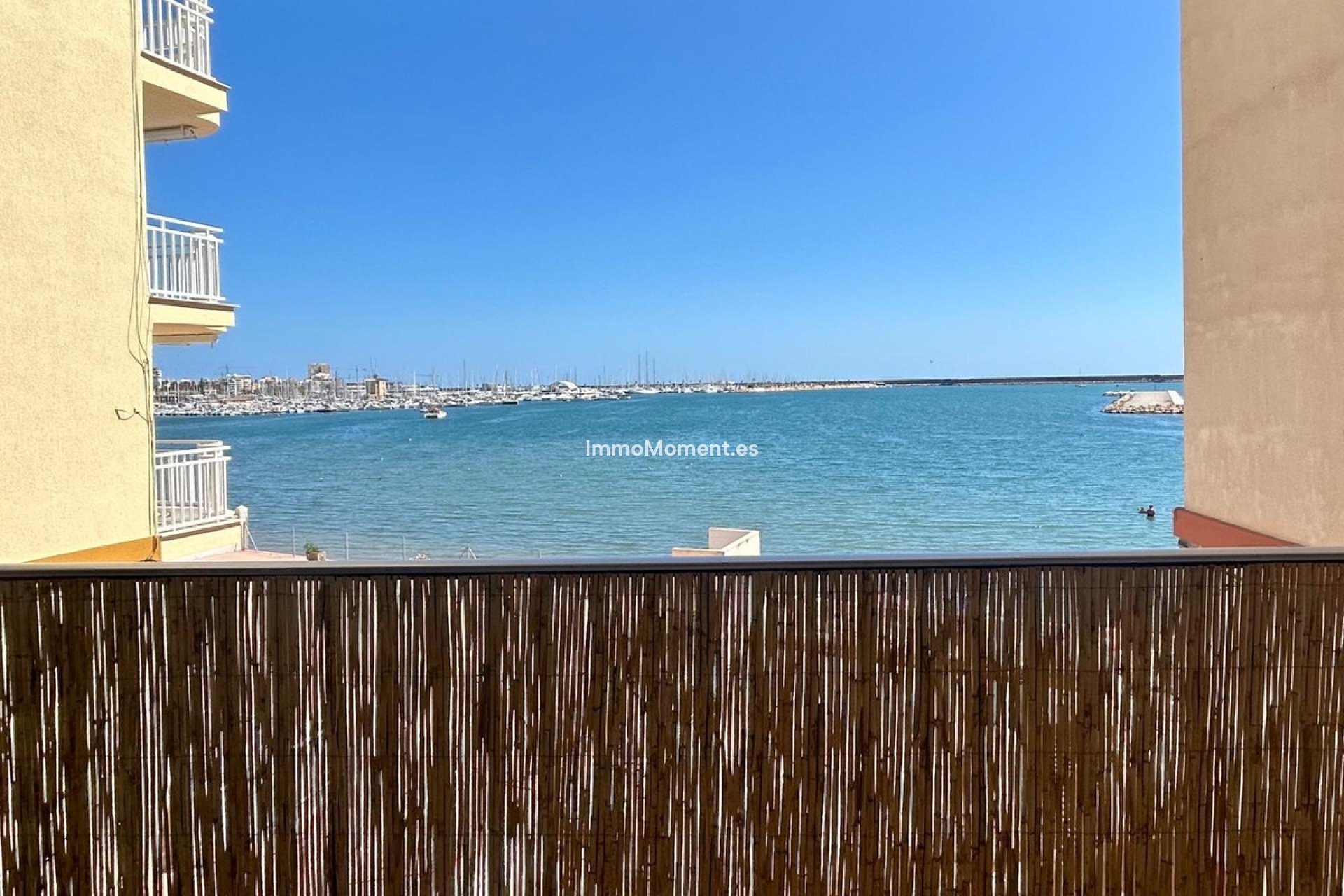 Resale - Apartment - Torrevieja - Torrevieja Centro