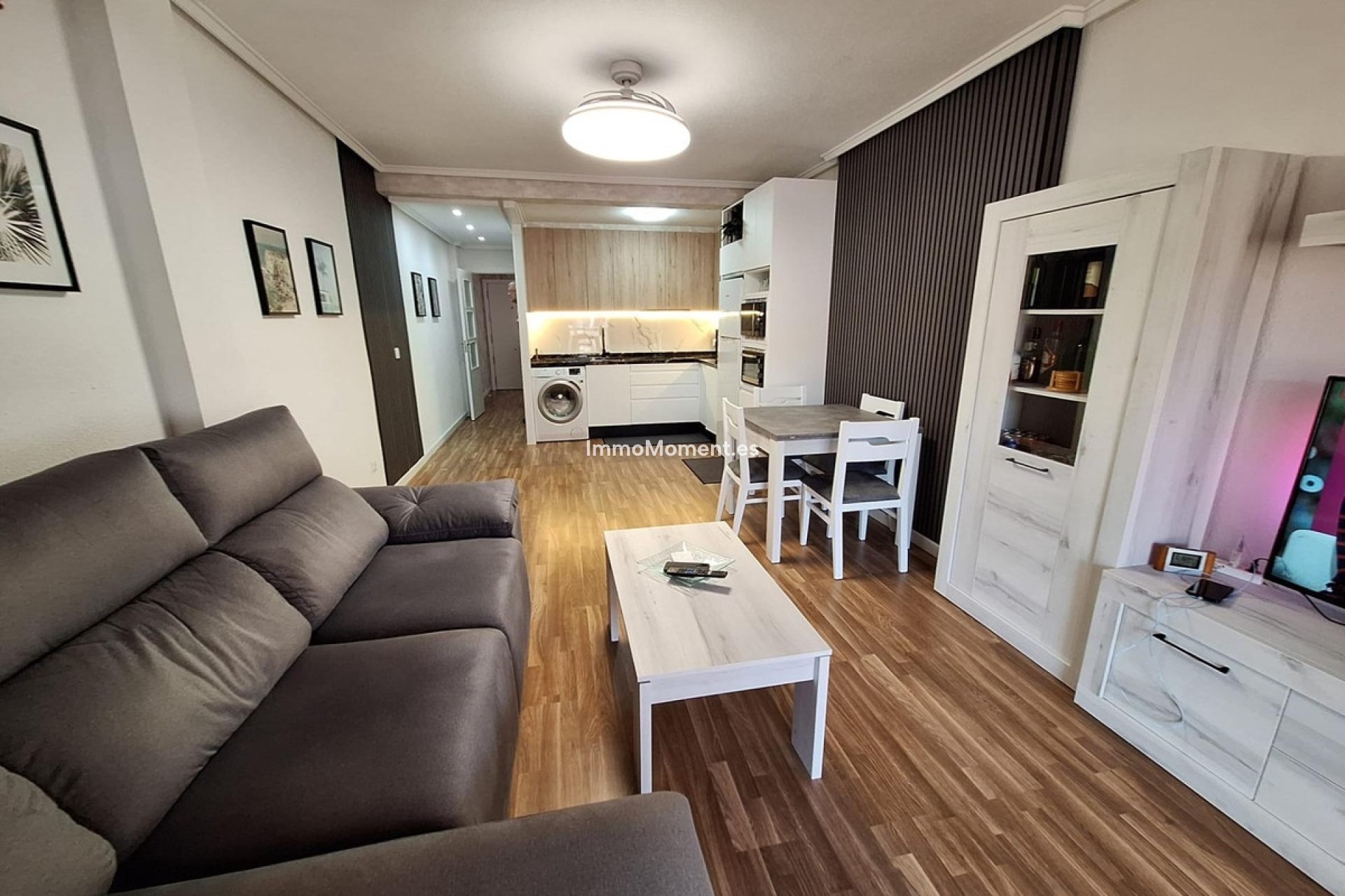 Resale - Apartment - Torrevieja - Torrevieja Centro