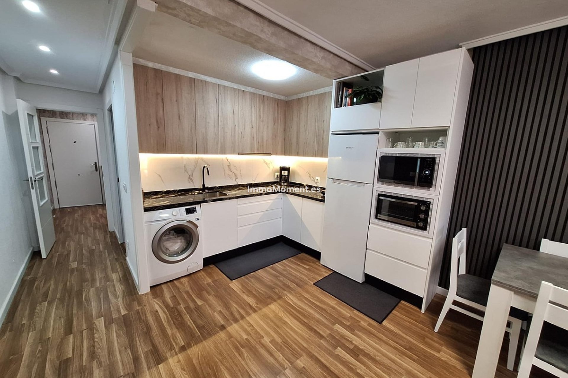 Resale - Apartment - Torrevieja - Torrevieja Centro