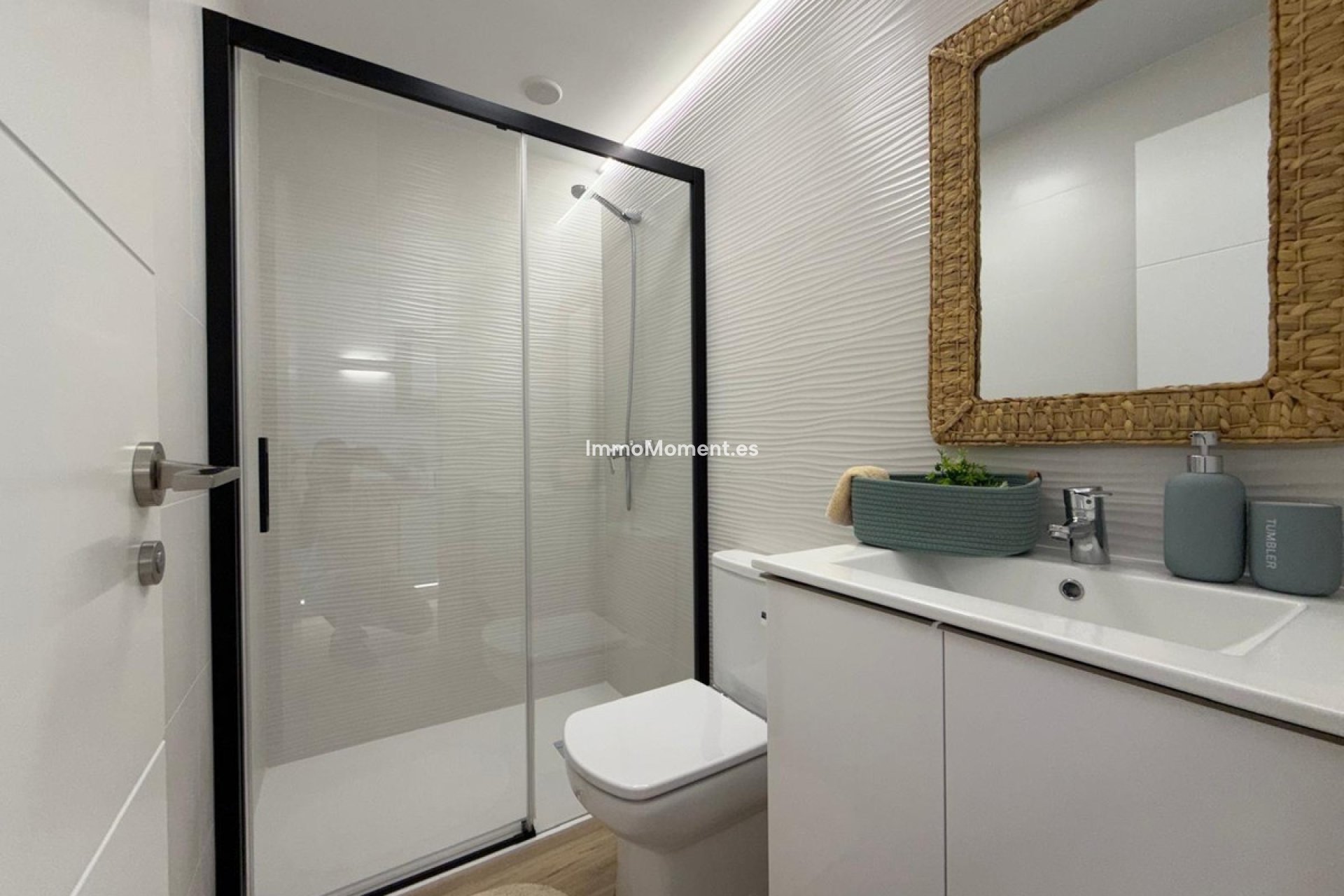 Resale - Apartment - Torrevieja - Torrevieja Centro