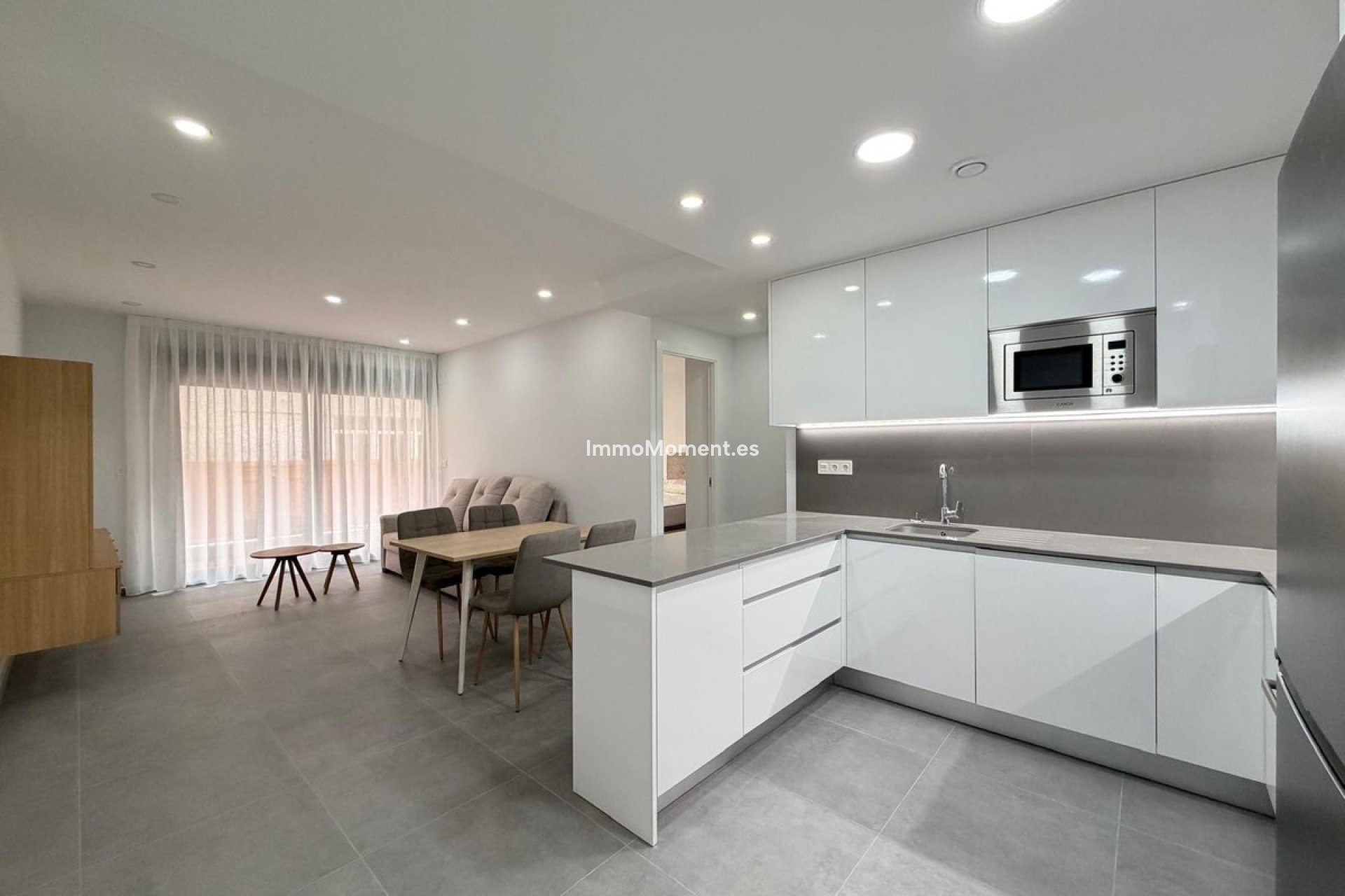 Resale - Apartment - Torrevieja - Torrevieja Centro