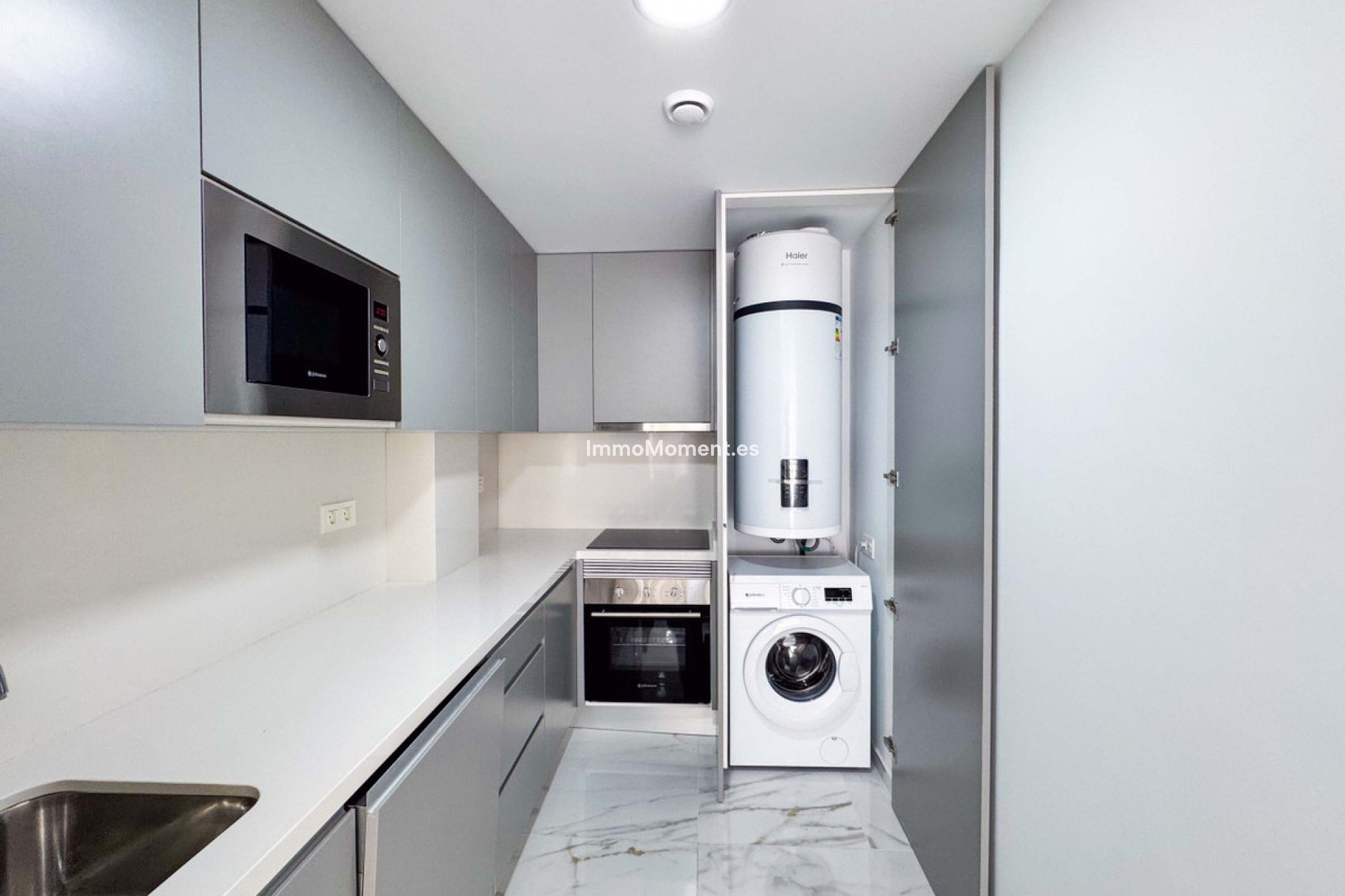 Resale - Apartment - Torrevieja - Torrevieja Centro