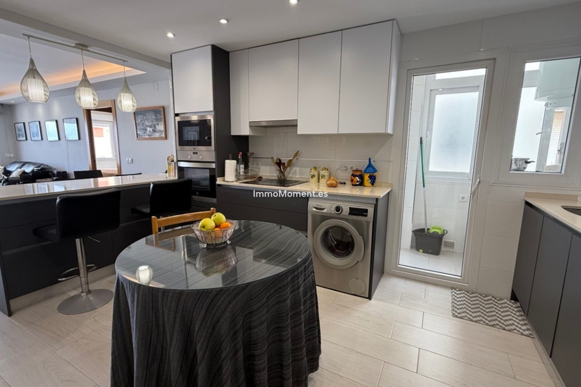 Resale - Apartment - Torrevieja - Torrevieja Centro