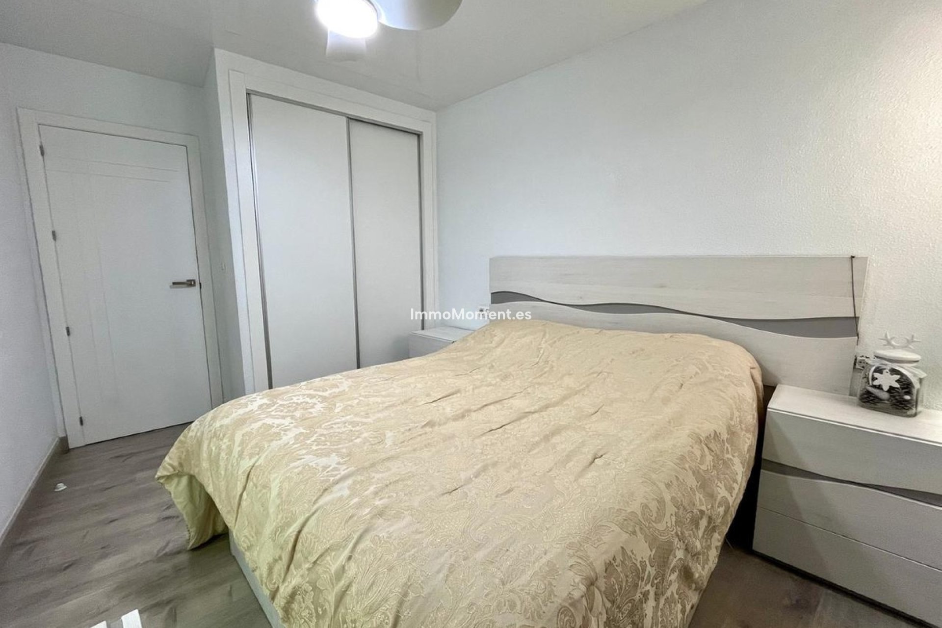 Resale - Apartment - Torrevieja - Torrevieja Centro