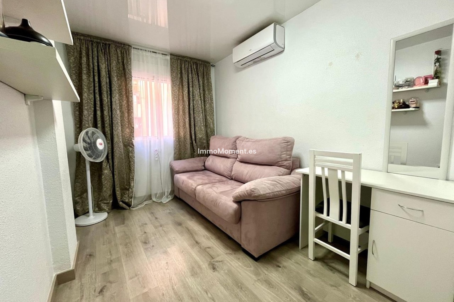 Resale - Apartment - Torrevieja - Torrevieja Centro