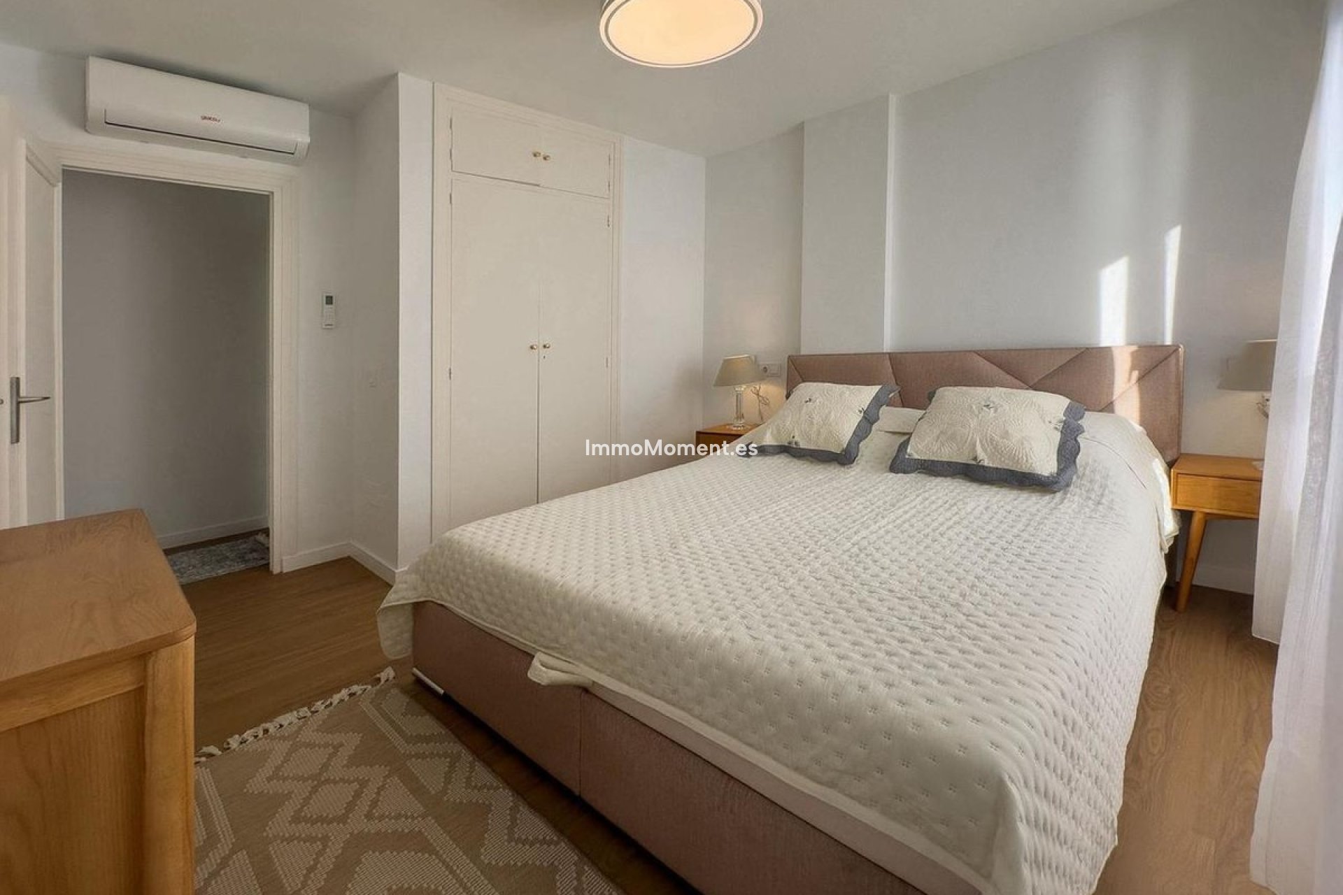 Resale - Apartment - Torrevieja - Torrevieja Centro