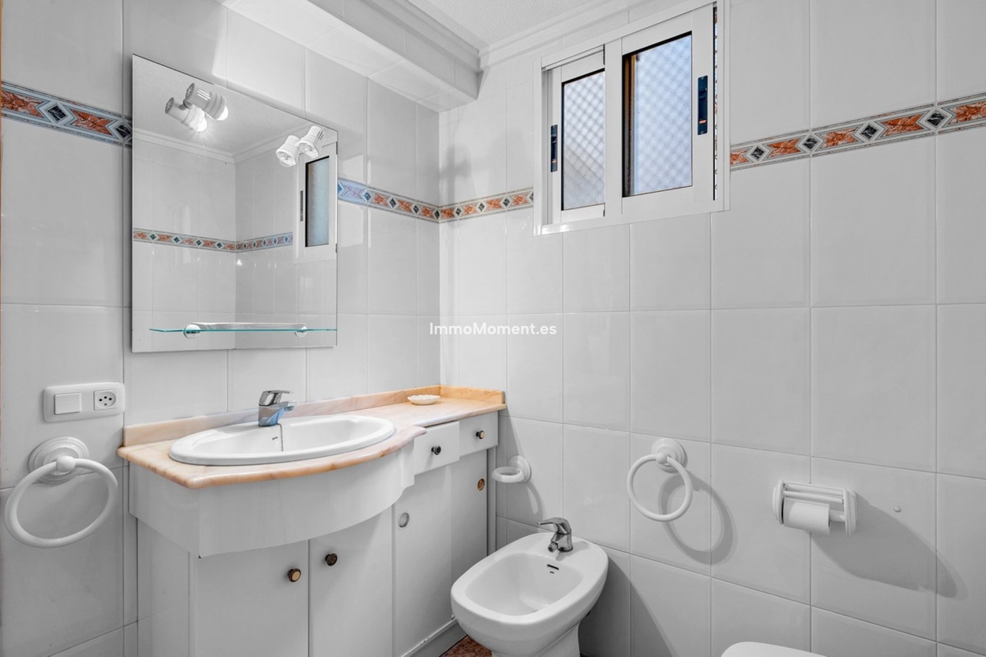 Resale - Apartment - Torrevieja - Torrevieja Centro