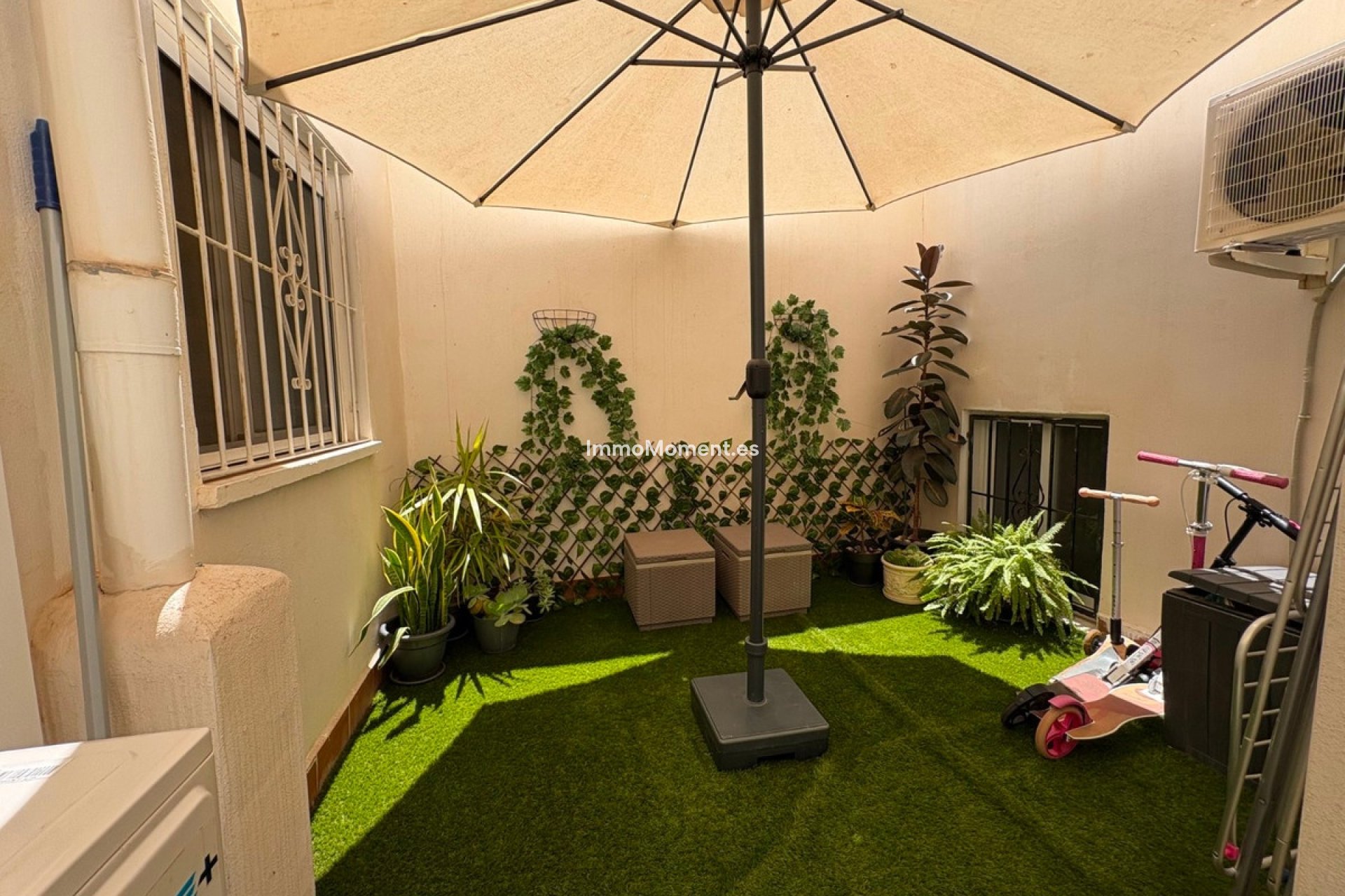 Resale - Apartment - Torrevieja - Torrevieja Centro