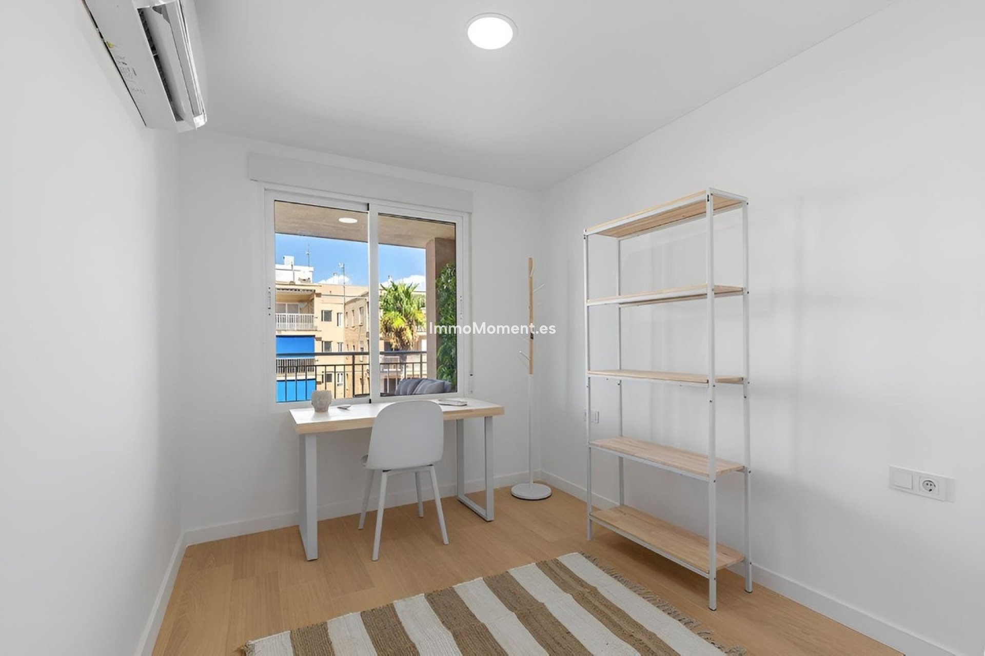 Resale - Apartment - Torrevieja - Torrevieja Centro