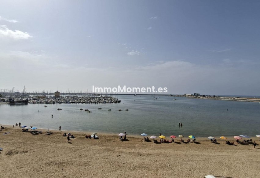 Resale - Apartment - Torrevieja - Torrevieja Centro