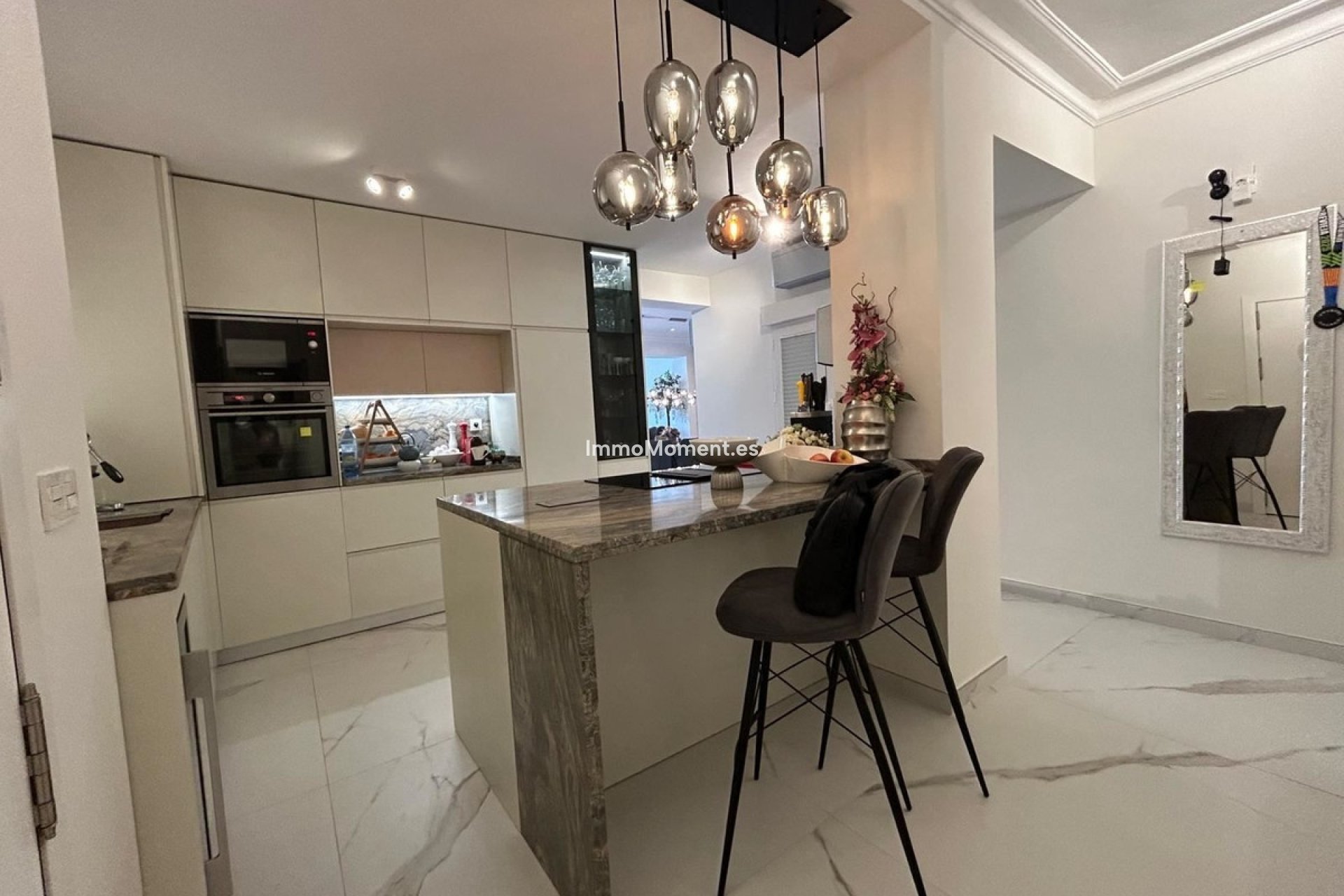 Resale - Apartment - Torrevieja - Torrevieja Centro