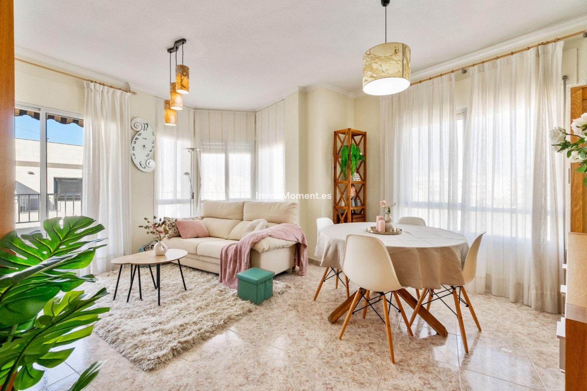 Resale - Apartment - Torrevieja - Torrevieja Centro