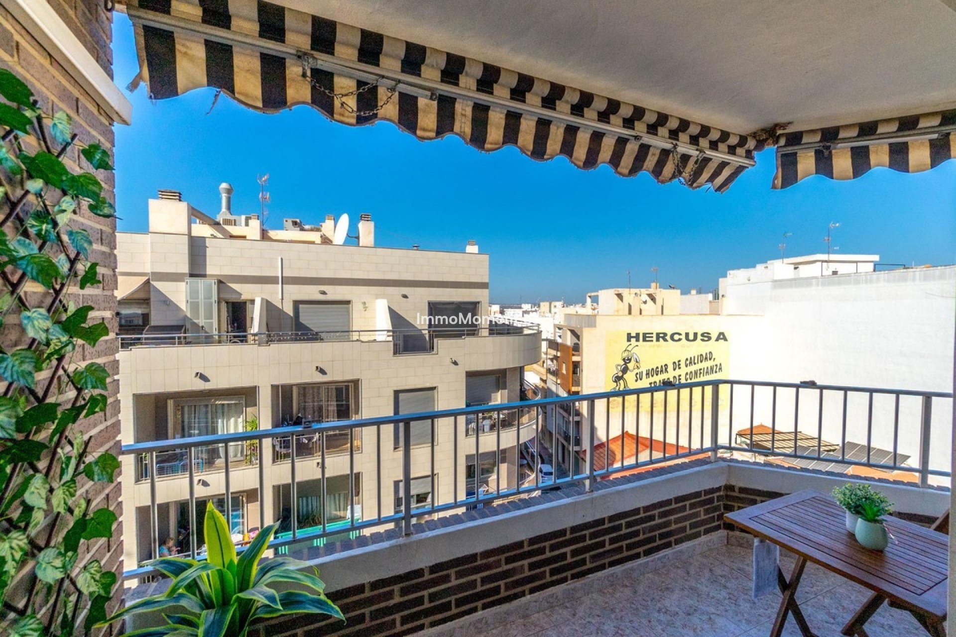 Resale - Apartment - Torrevieja - Torrevieja Centro