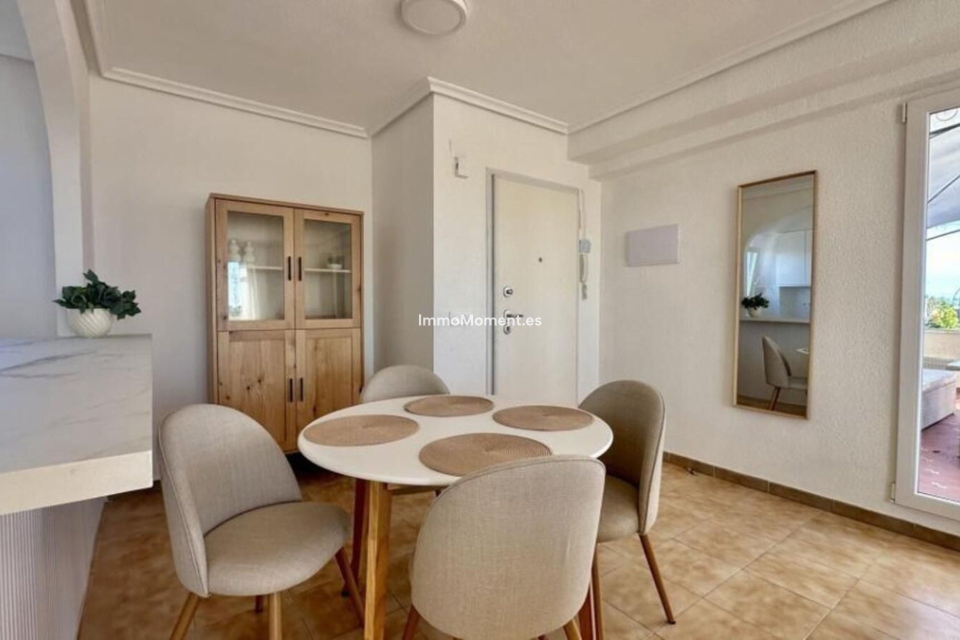 Resale - Apartment - Torrevieja - Torrevieja Centro
