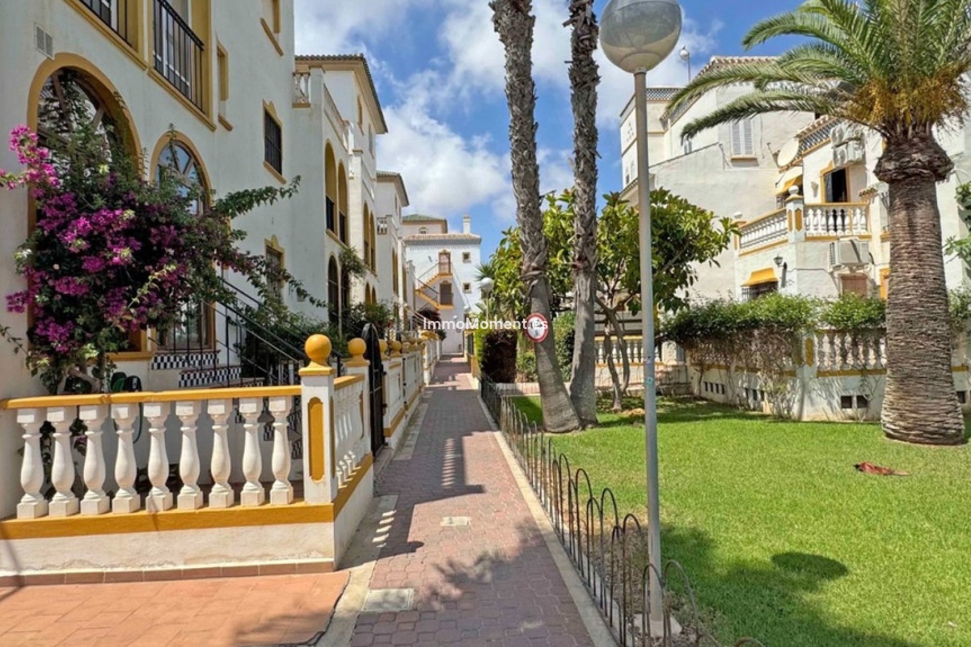 Resale - Apartment - Torrevieja - Torrevieja Centro