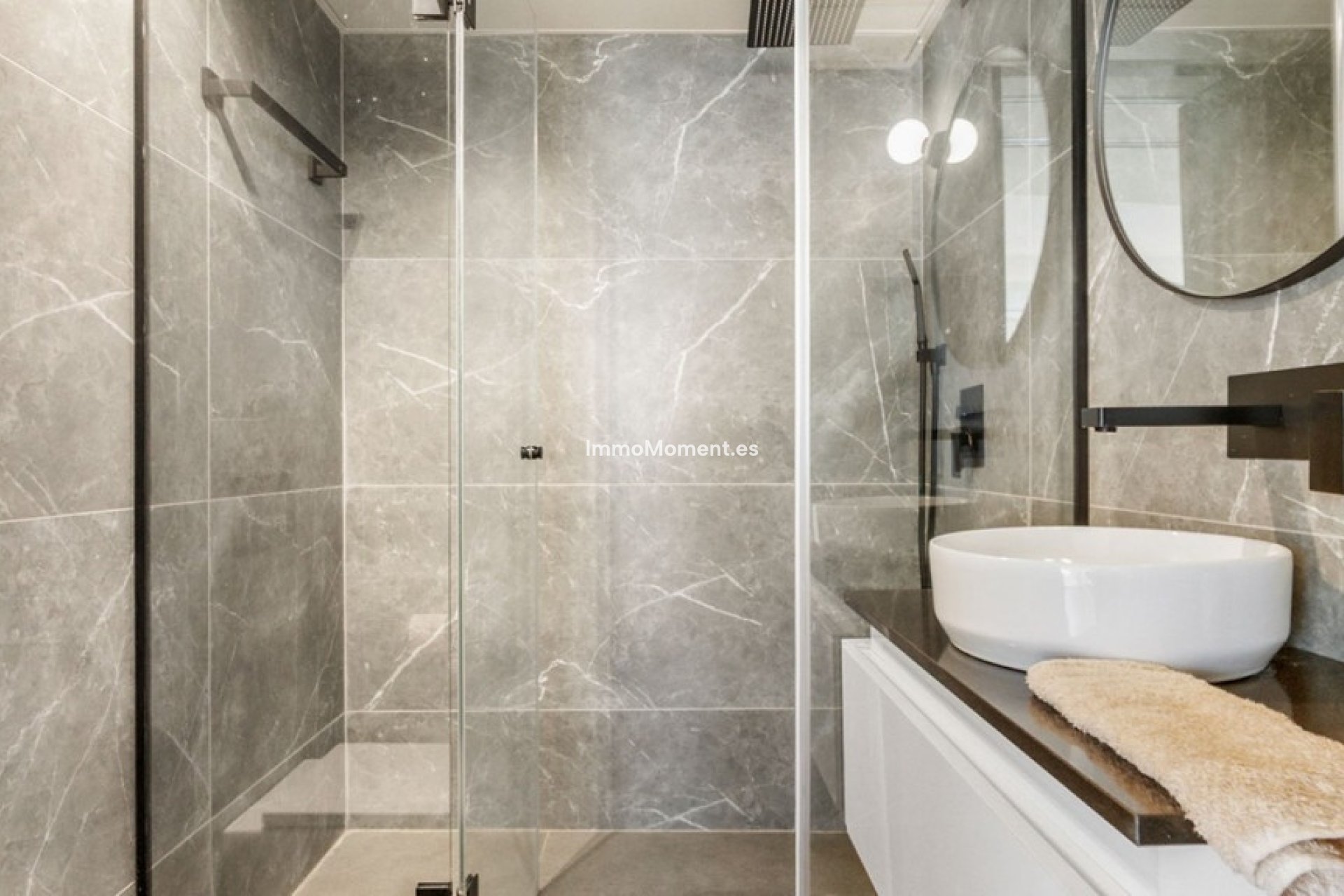 Resale - Apartment - Torrevieja - Torrevieja Centro