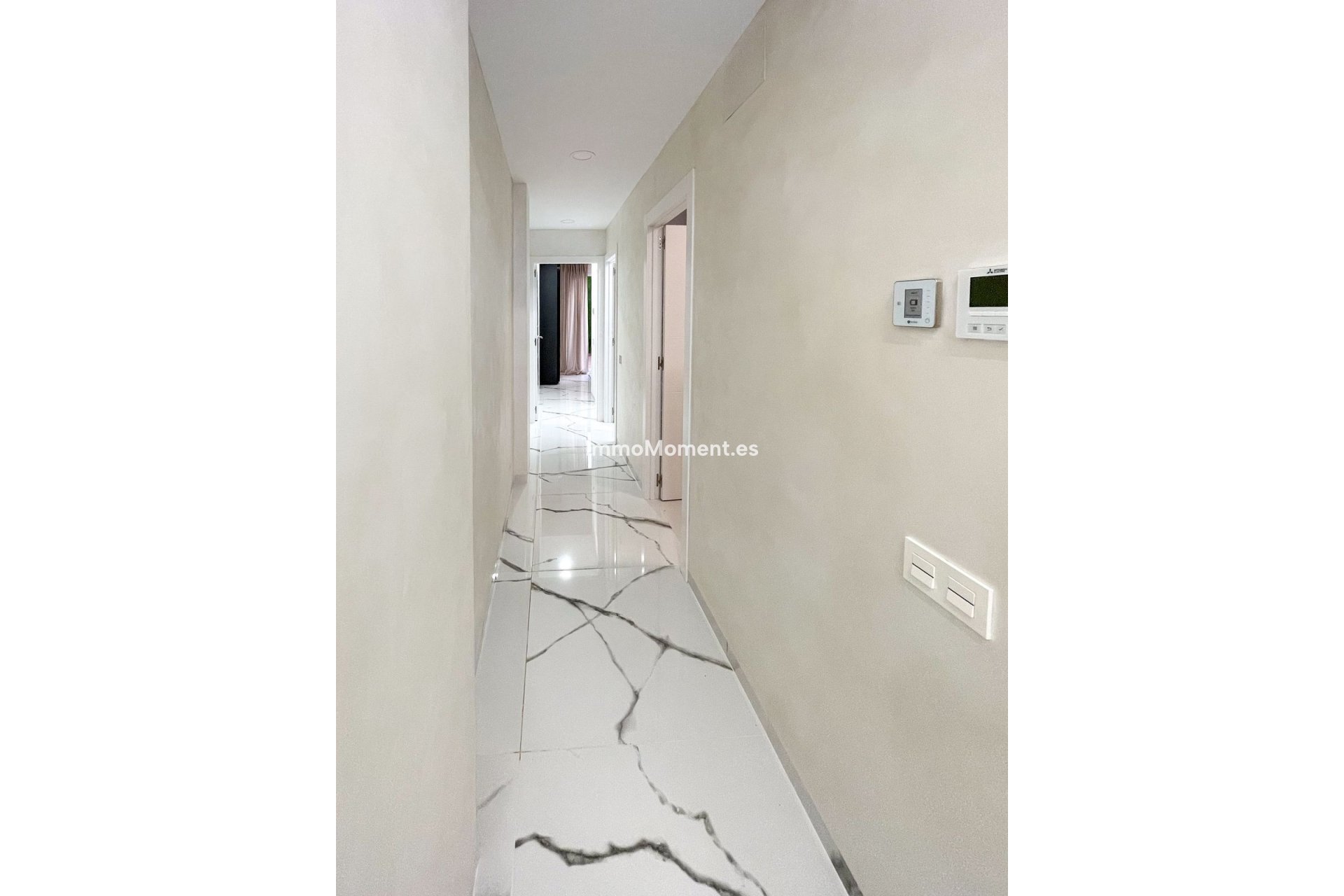 Resale - Apartment - Torrevieja - Torrevieja Centro