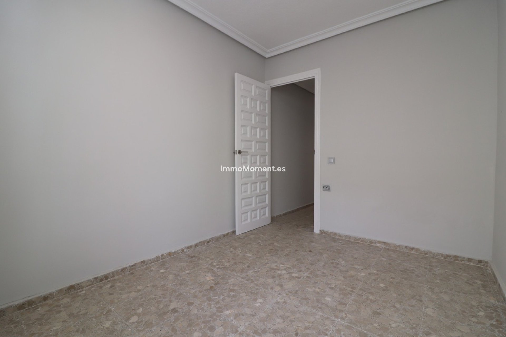 Resale - Apartment - Torrevieja - Torrevieja Centro