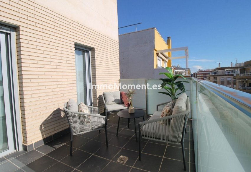 Resale - Apartment - Torrevieja - Torrevieja Centro