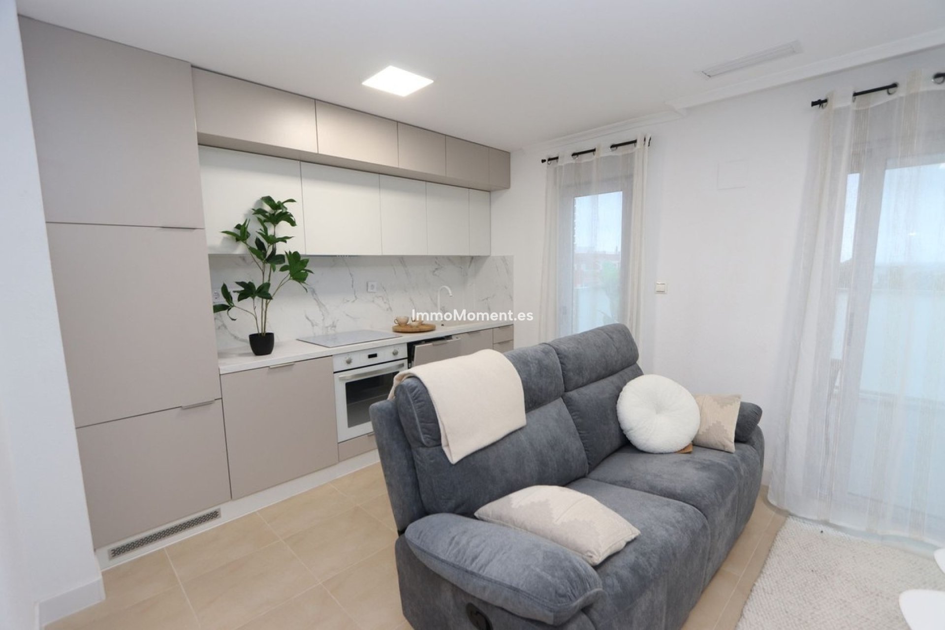 Resale - Apartment - Torrevieja - Torrevieja Centro