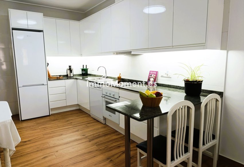 Resale - Apartment - Torrevieja - Torrevieja Centro