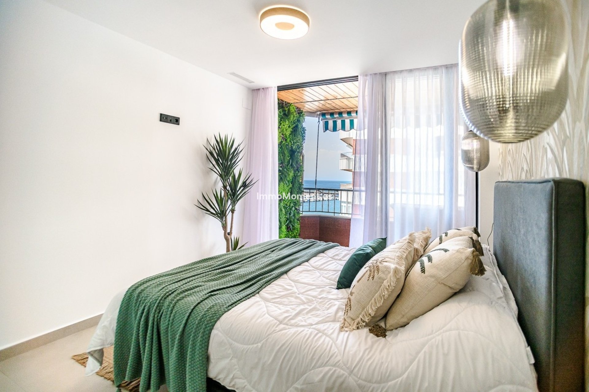 Resale - Apartment - Torrevieja - Torrevieja Centro