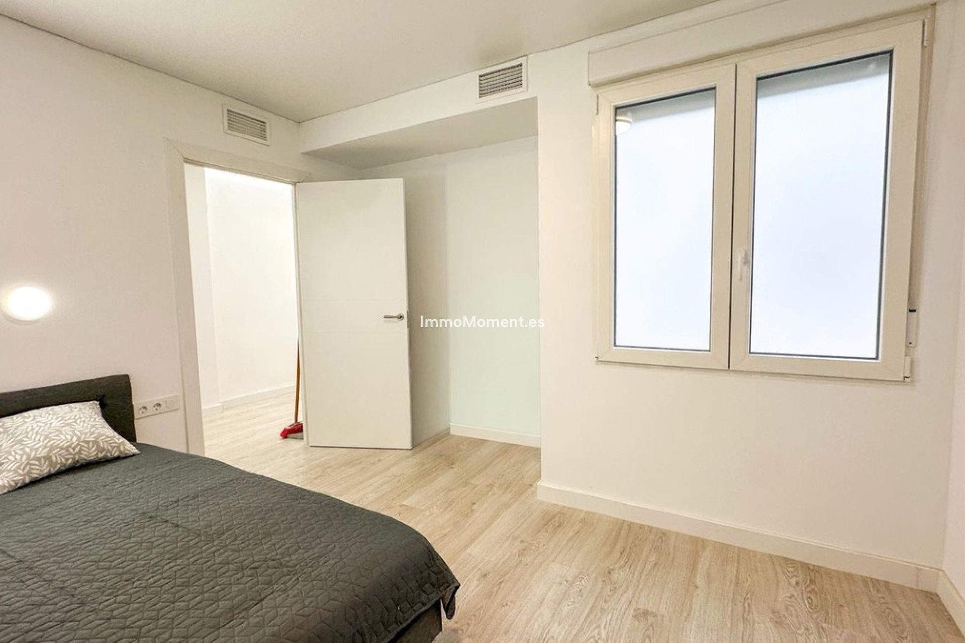 Resale - Apartment - Torrevieja - Torrevieja Centro