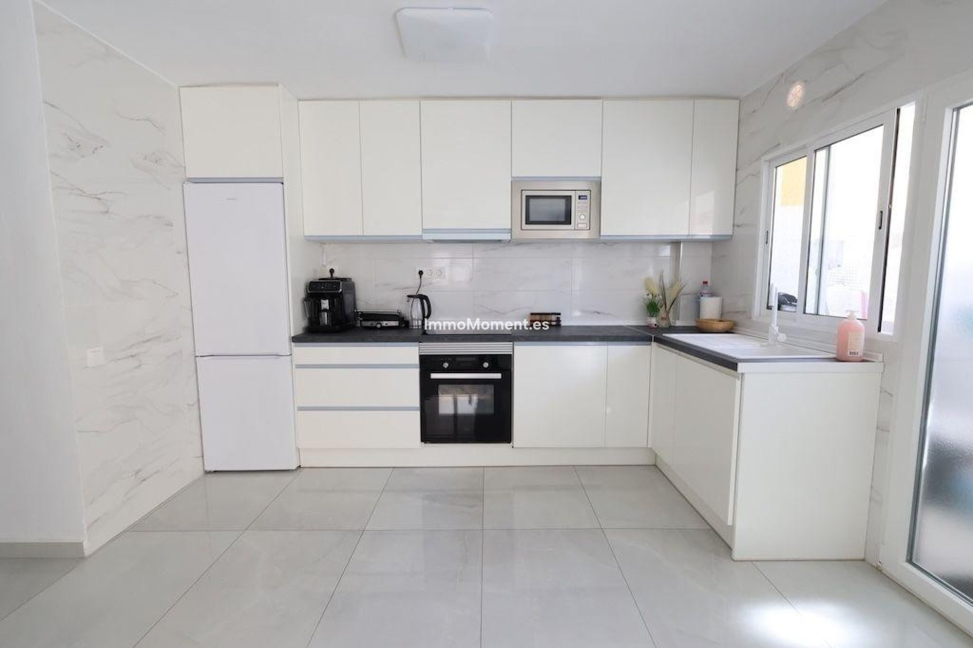 Resale - Apartment - Torrevieja - Torrevieja Centro