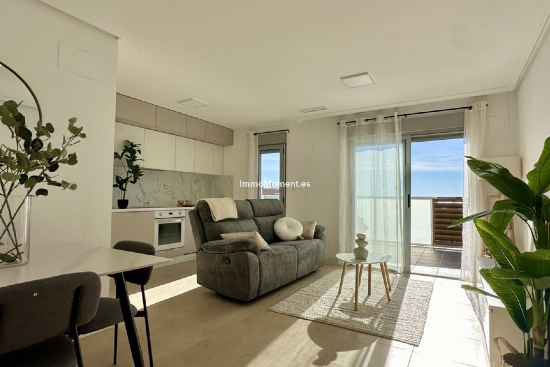 Resale - Apartment - Torrevieja - Torrevieja Centro