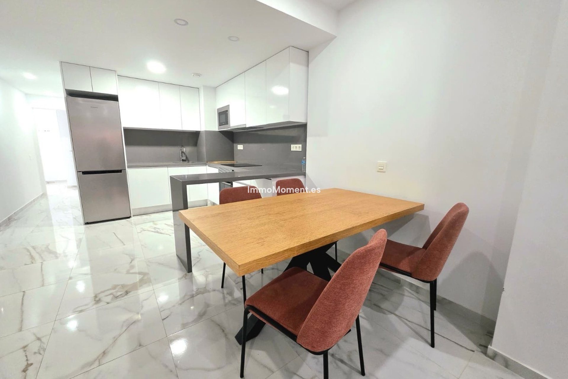 Resale - Apartment - Torrevieja - Torrevieja Centro