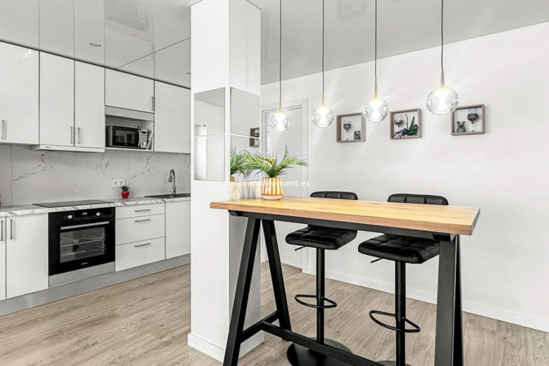 Resale - Apartment - Torrevieja - Torrevieja Centro