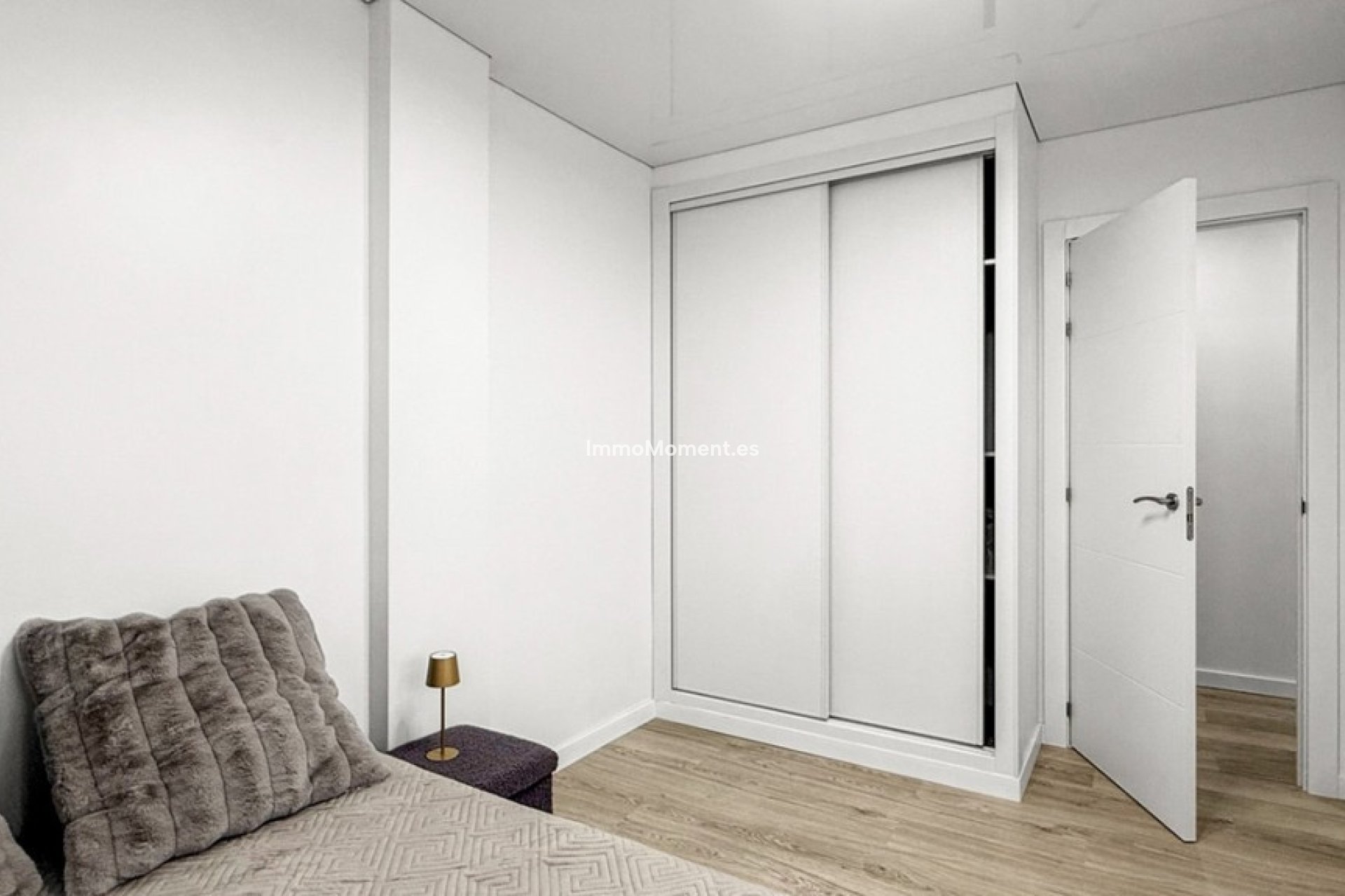 Resale - Apartment - Torrevieja - Torrevieja Centro