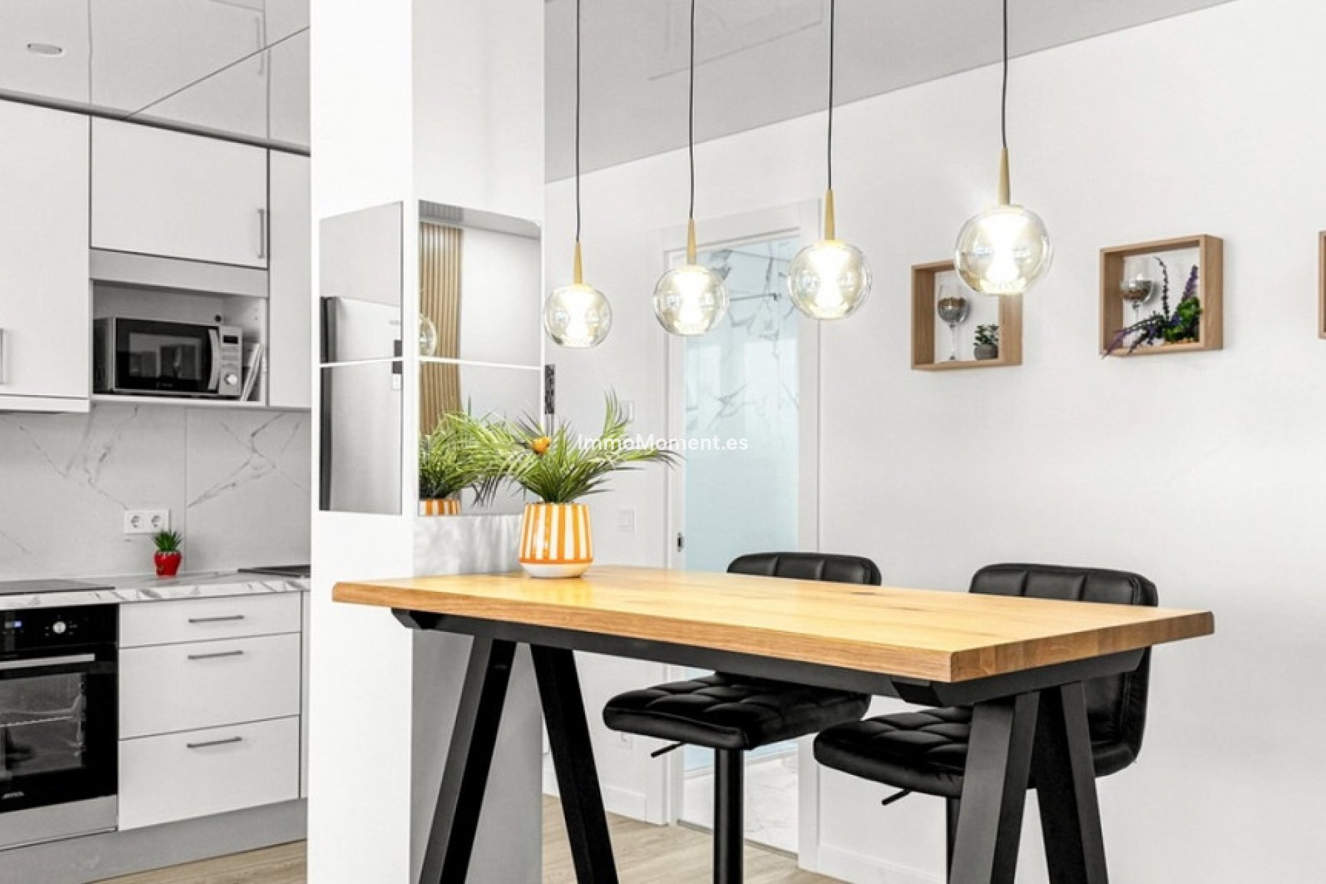 Resale - Apartment - Torrevieja - Torrevieja Centro