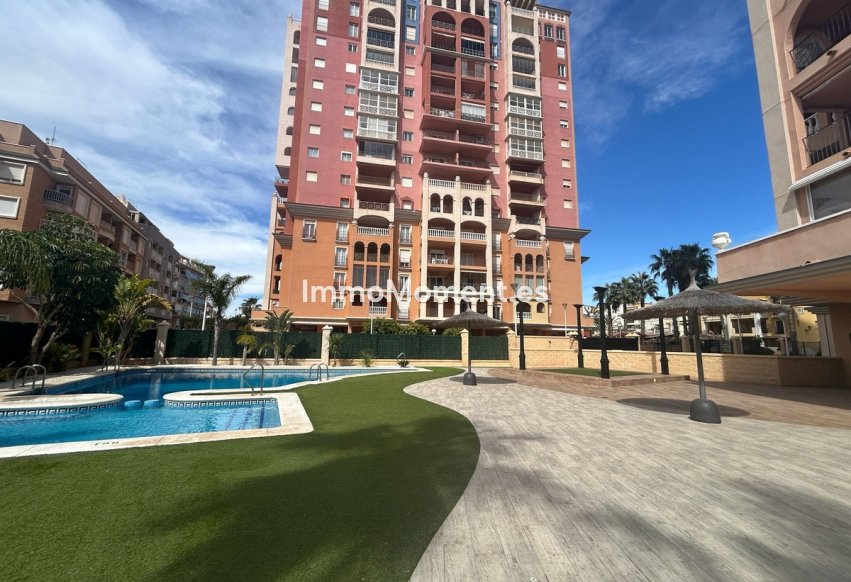 Resale - Apartment - Torrevieja - Torrevieja Centro