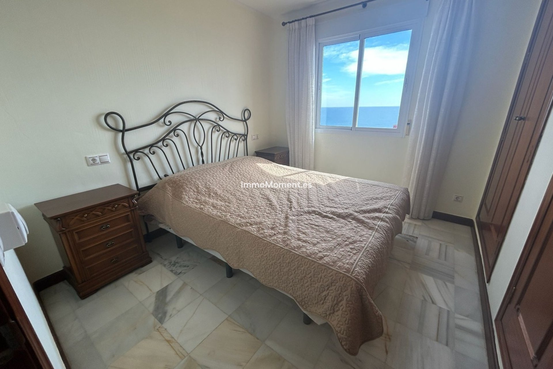 Resale - Apartment - Torrevieja - Torrevieja Centro