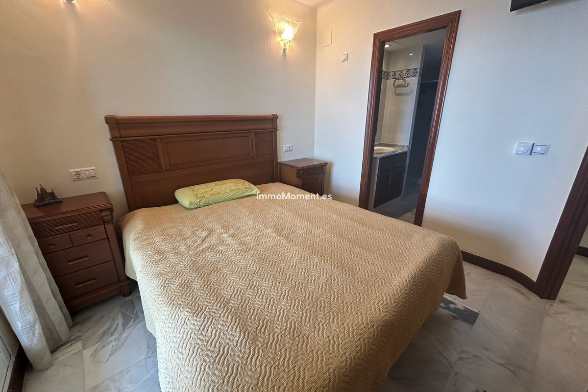 Resale - Apartment - Torrevieja - Torrevieja Centro