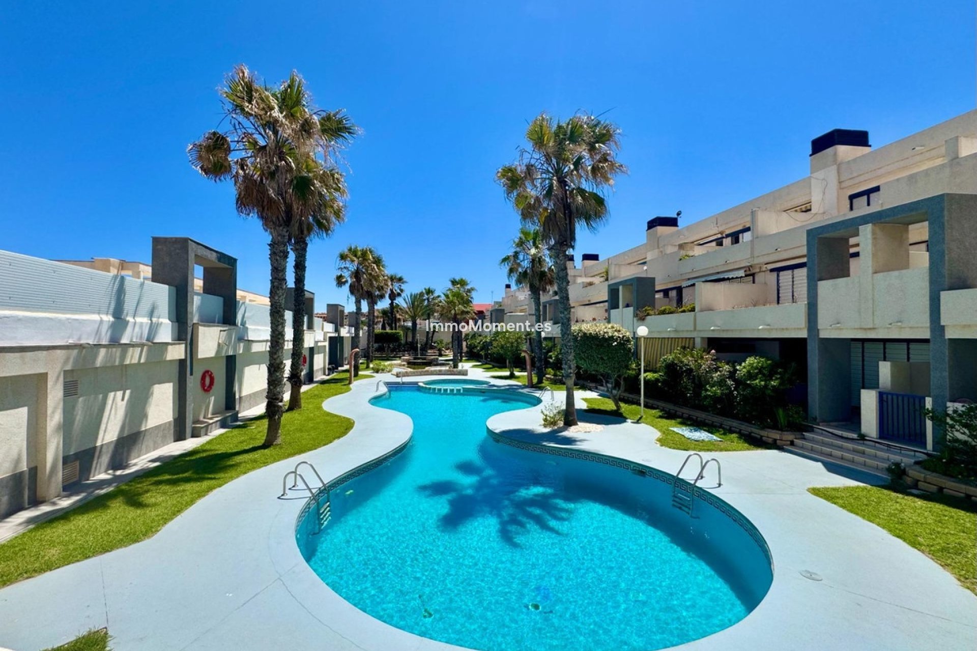 Resale - Apartment - Torrevieja - Torrevieja Centro